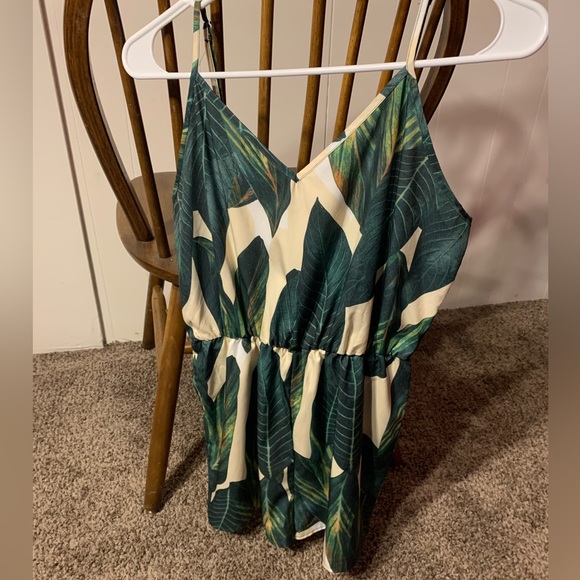 Cream and green jungle leaf tank top romper in size M from Shein - Picture 1 of 9